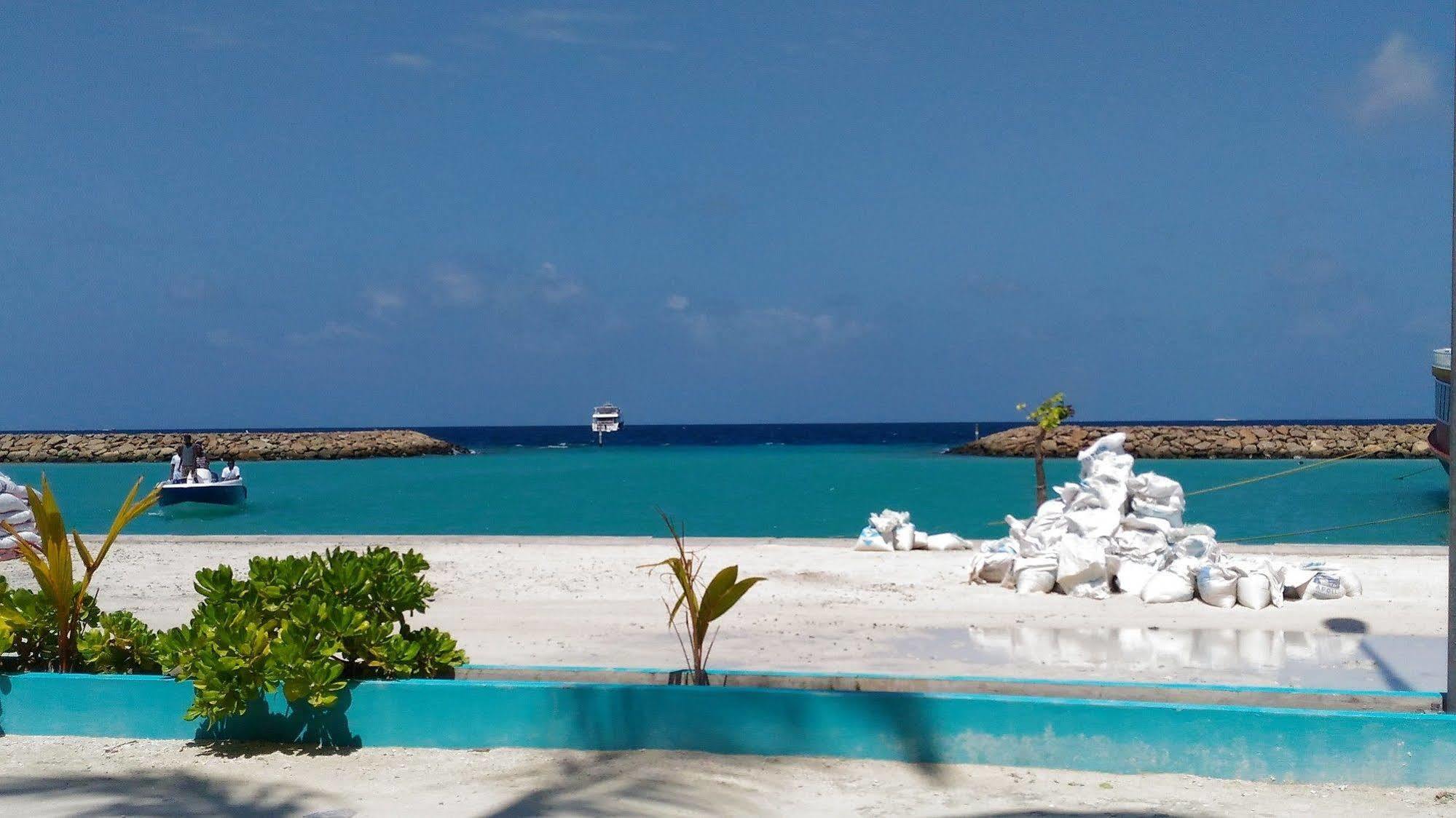 Select Village Maafushi Εξωτερικό φωτογραφία